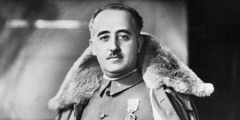 retrato-oficial-francisco-franco autoritarismo españa