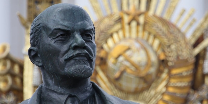 Lenin adaptó el pensamiento marxista a un contexto más industrializado.