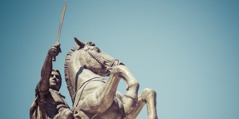 En Macedonia, una estatua recuerda a Alejandro Magno, gran conquistador de la Antigüedad.