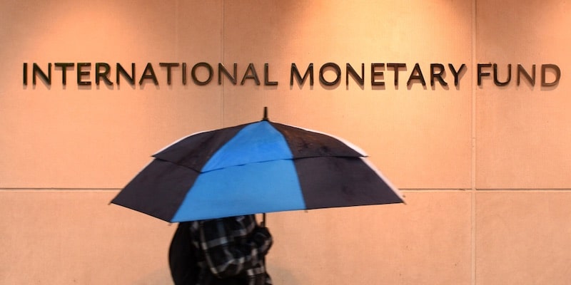 El fondo monetario internacional es una de las instituciones que facilitan el acceso a créditos internacionales.